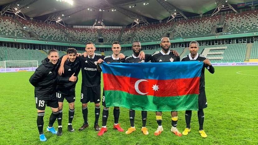 Il Qarabag, la squadra di “scappati di casa” che ha battuto il Benfica